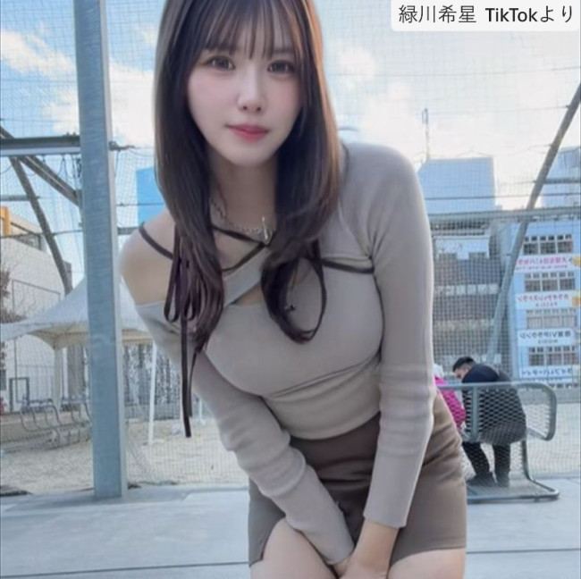 緑川希星、ソロショット　※「緑川希星（きらら）」TikTok