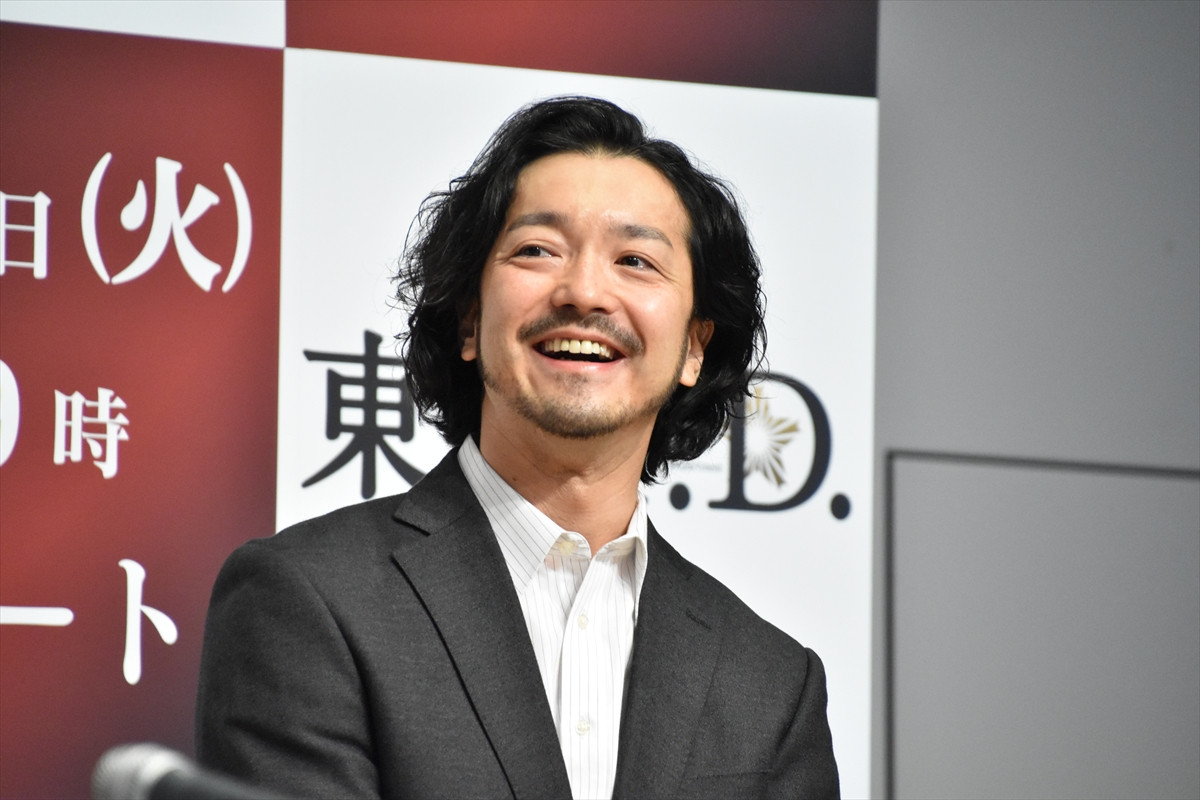 福士蒼汰の“広背筋”、イケオジ揃いの出演者に注目！　ドラマ『東京P.D. 警視庁広報2係』見どころを出演者が紹介