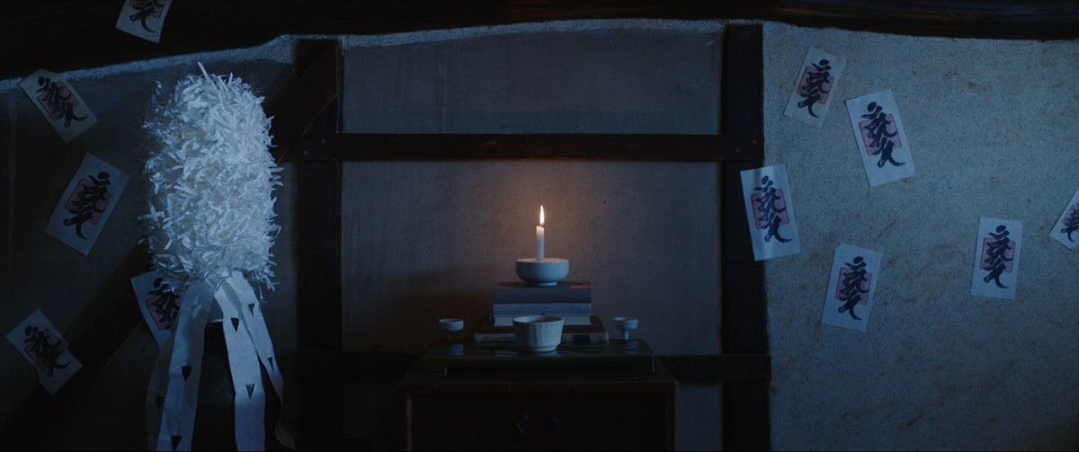 ジェジュン主演『神社　悪魔のささやき』、事件の不穏な気配を捉えた場面写真解禁　ムビチケ特典第2弾も明らかに！