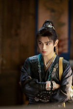 慕声を演じたディン・ユーシー