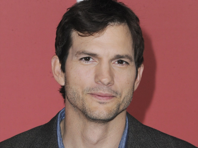 アシュトン・カッチャー、珍しく元妻デミ・ムーアについてコメント