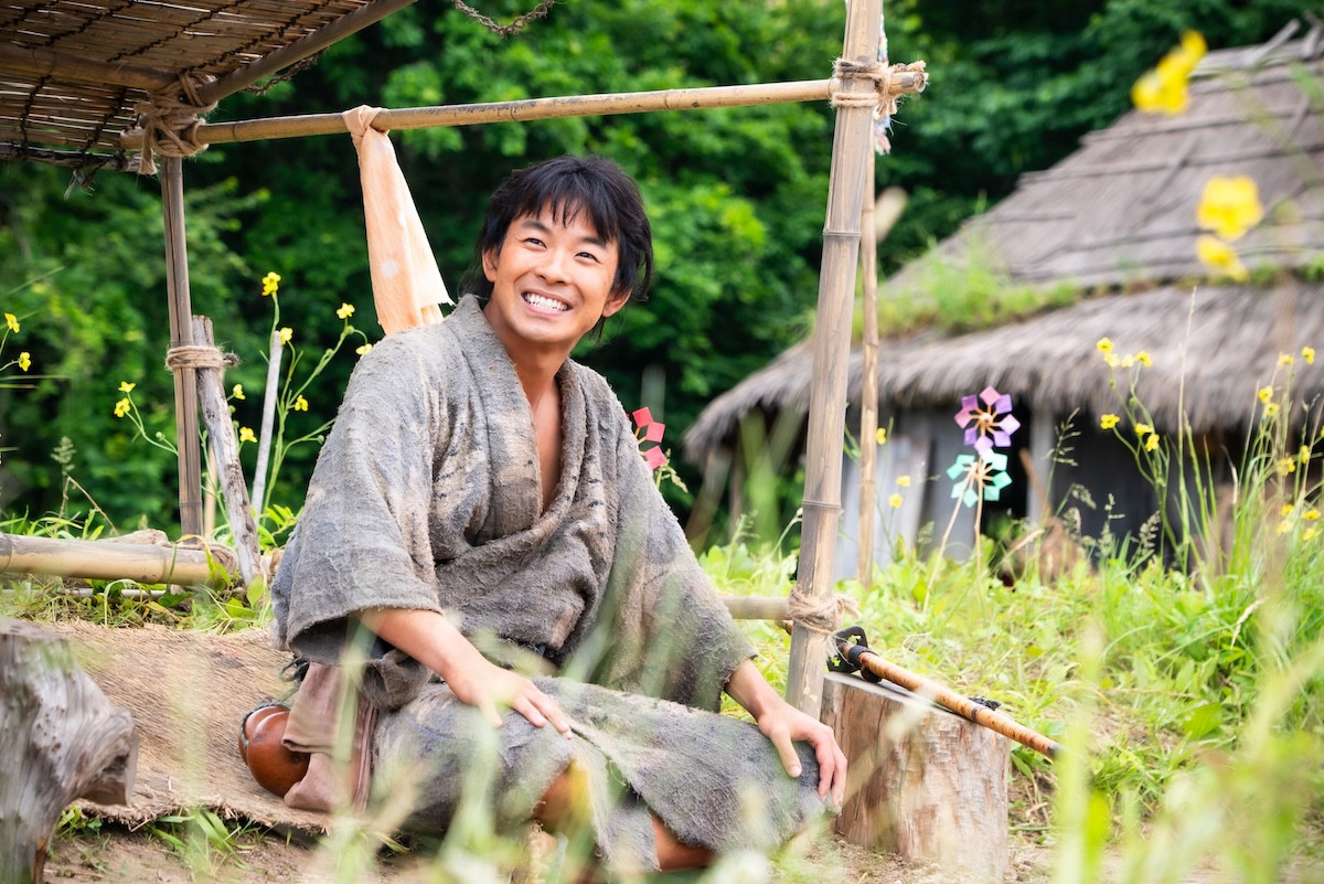 『豊臣兄弟！』初回　小栗旬、10年ぶり2度目の信長役に称賛続々「オーラがすごい…」「貫禄マシマシ」