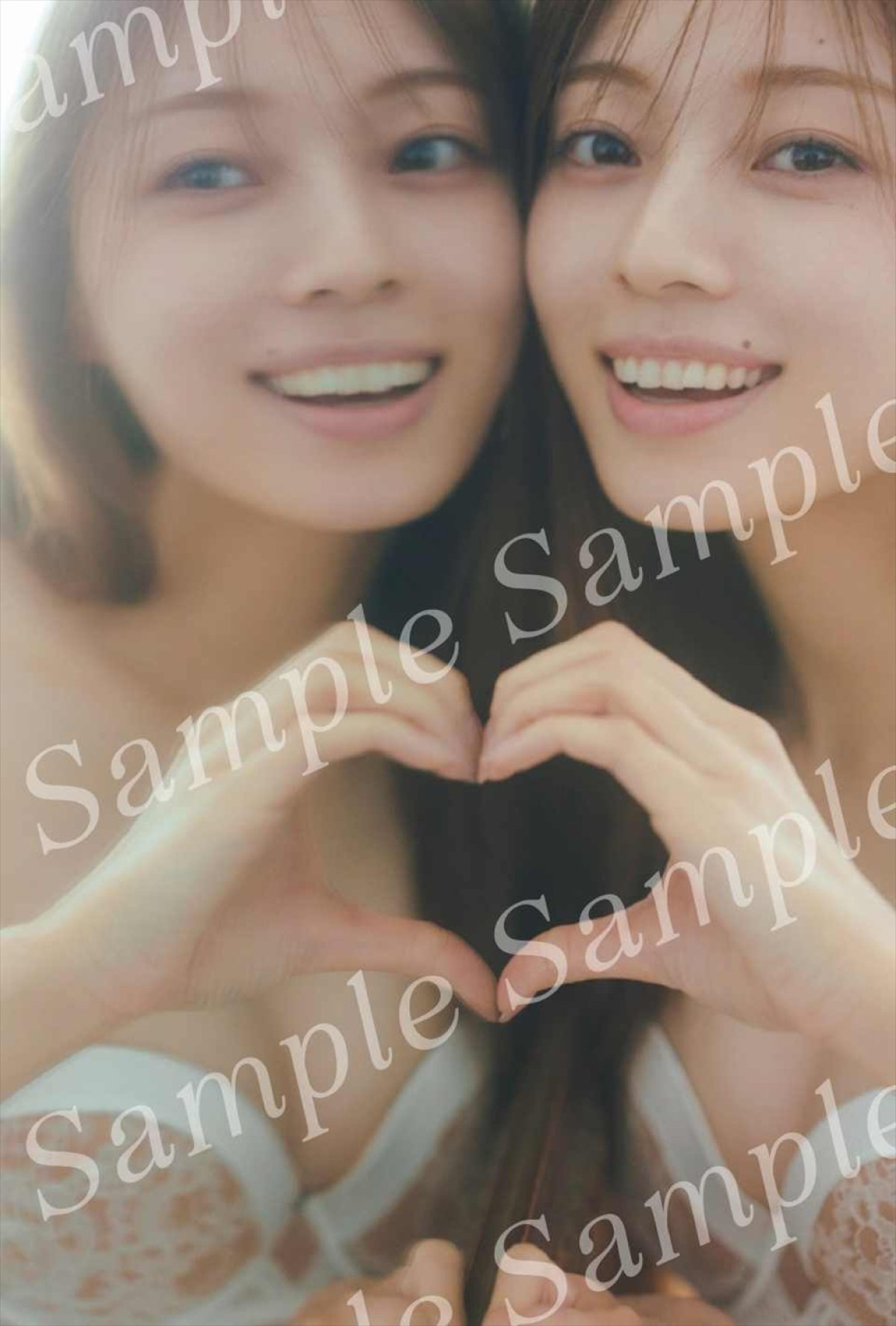 乃木坂46・梅澤美波、ランジェリー姿で“鏡合わせ”ハート！　2nd写真集『透明な覚悟』封入ポストカード第4弾公開