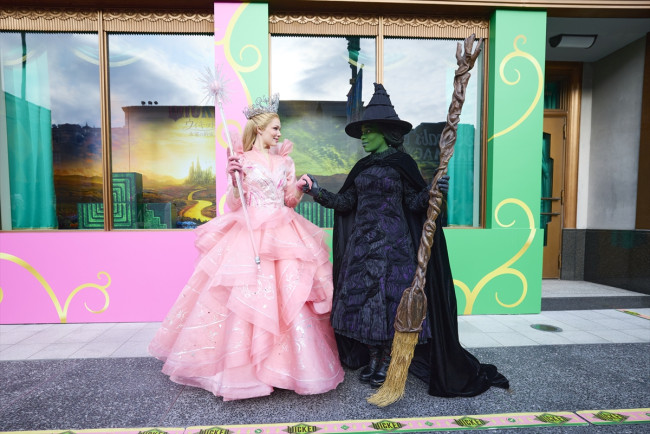 写真）USJ×『ウィキッド』コラボ再び！ エルファバ＆グリンダ再登場