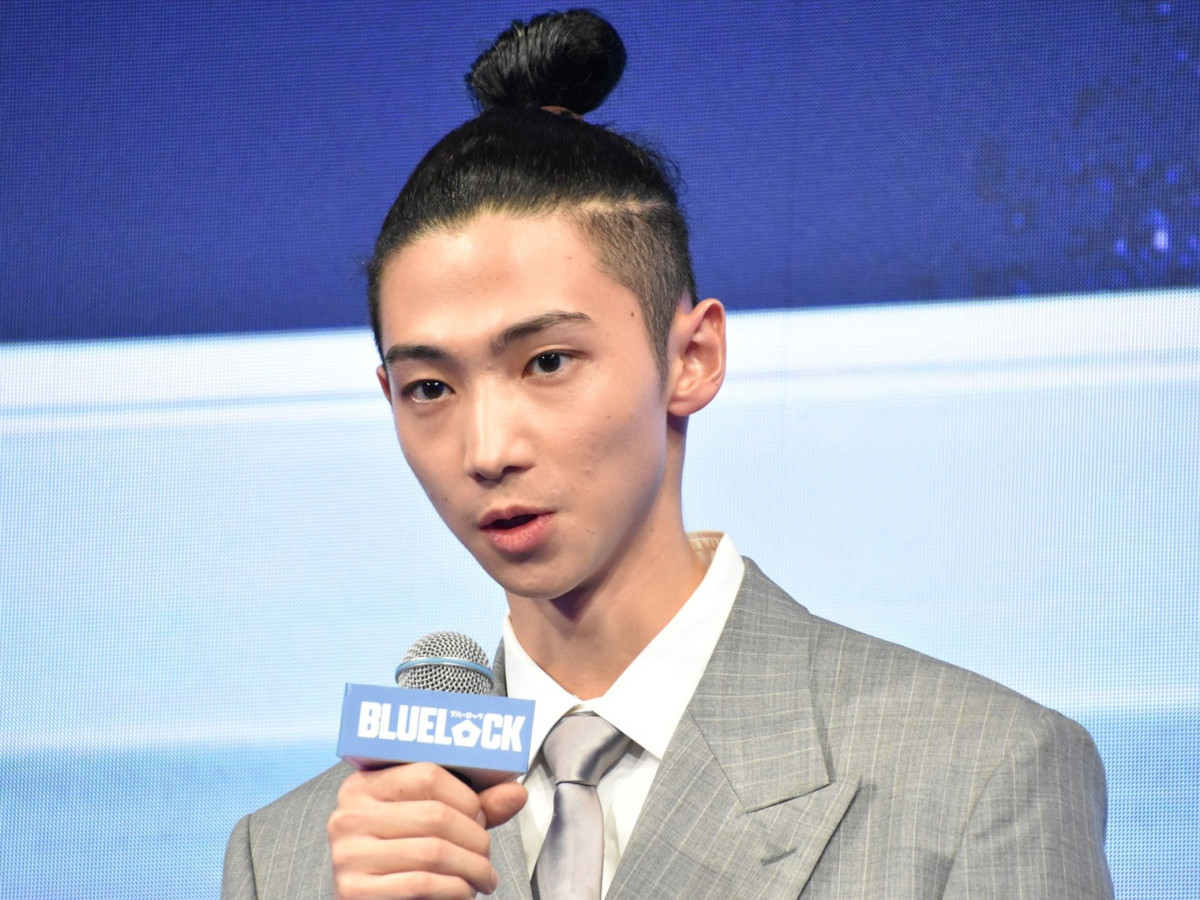 高橋恭平、実写映画『ブルーロック』出演は「財産に」　なにわ男子・藤原丈一郎と走り込み＆道枝駿佑からボールプレゼントも