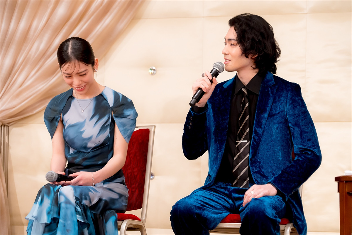 市川染五郎、當真あみと初対面で驚き「後ろが見えるくらいの透明感」