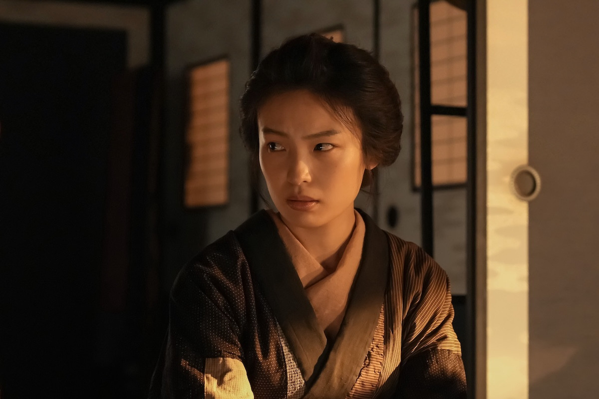 明日の『ばけばけ』“ヘブン”トミー・バストウ、“イセ”芋生悠たちから日本の言い伝えを聞く