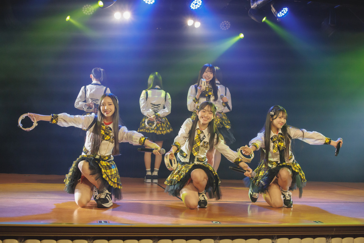 AKB48、21期研究生が劇場デビュー「大きな夢を追いかけていきたい」東京ドームへの思い語る