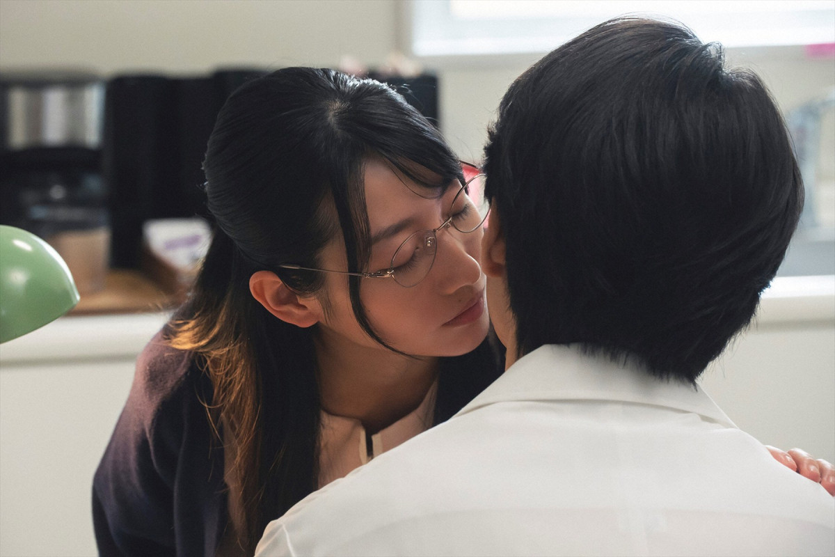 『略奪奪婚』第6話 “千春”内田理央、“えみる”中村ゆりかの秘密に迫ろうとするもピンチ！