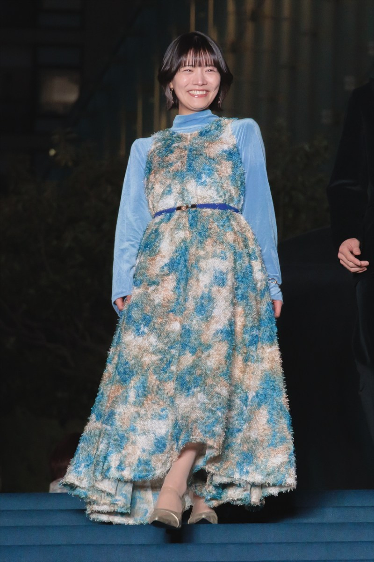 木村拓哉、『教場』舞台あいさつでポップコーン配るサプライズ　急接近に歓声