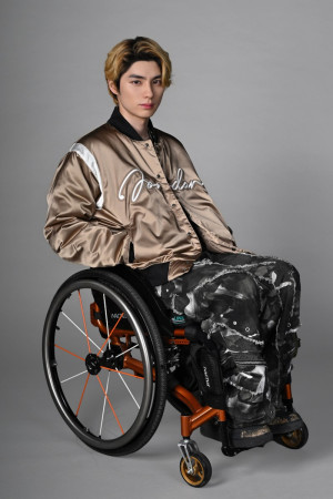 日曜劇場『ＧＩＦＴ』に出演する本田響矢