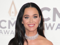 ケイティ・ペリーと交際中のジャスティン・トルドー元カナダ首相、息子がコメント