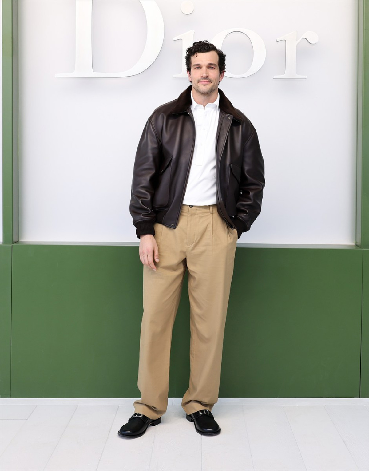 シャーリーズ・セロン、ディオールのショーでエレガントな美貌を披露　今田美桜＆河合優実らも来場