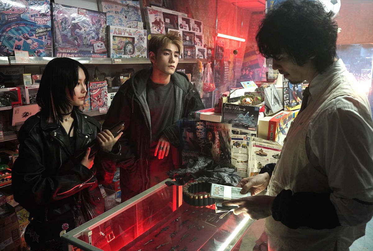 ジェフリー・ガイ×南沙良『殺手＃4』銃＆日本刀アクション場面写真など新カットが解禁