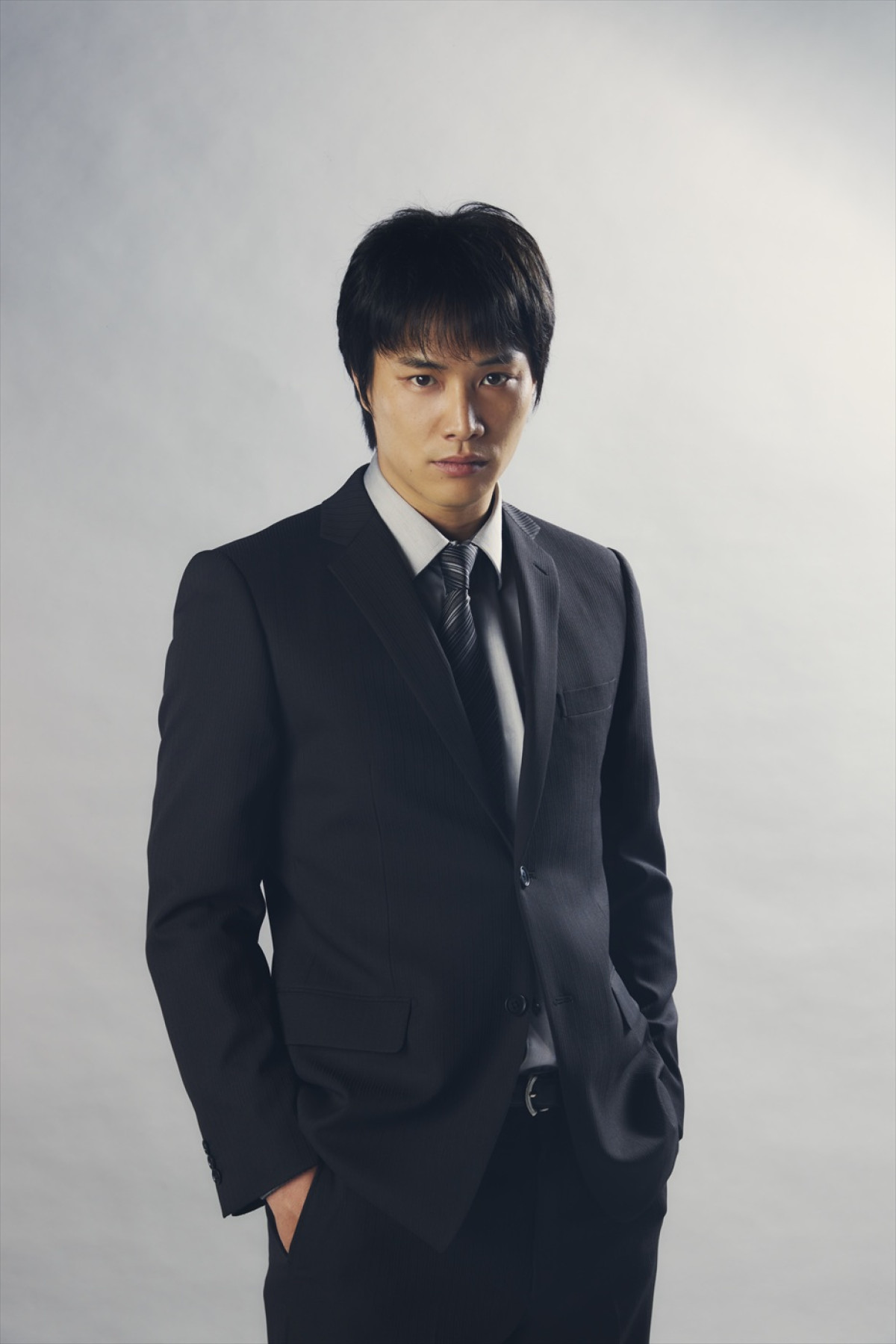 濱田岳が人生2周目の刑事に！　4月期ドラマ『刑事、ふりだしに戻る』で主演　共演に石井杏奈＆鈴木伸之