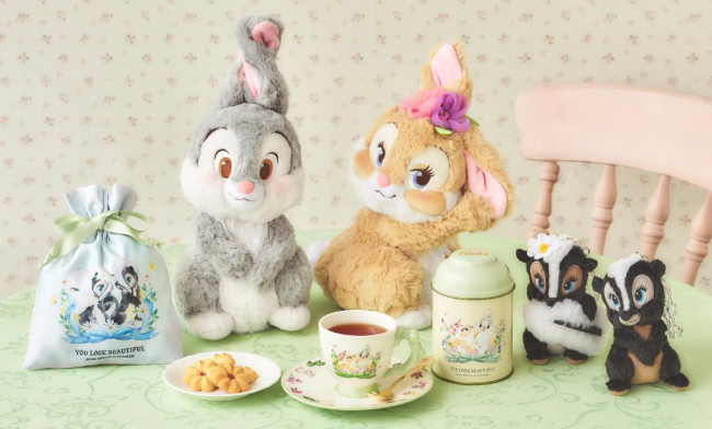 恋し合う“とんすけ＆ミス・バニーたち”をデザイン！ 「ディズニーストア」に春グッズが登場