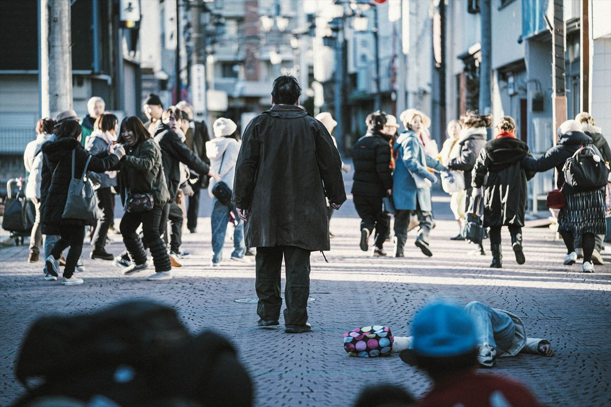 佐藤二朗主演『名無し』“何かがおかしい”ポスター＆場面写真一挙解禁