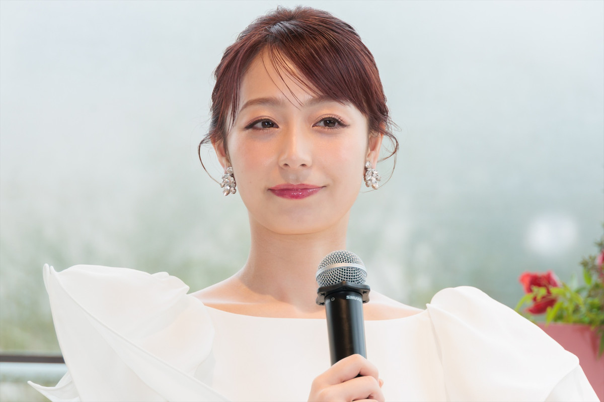 宇垣美里、純白のウェディングドレス姿を披露　理想のパートナーは「見守ってくれる人」