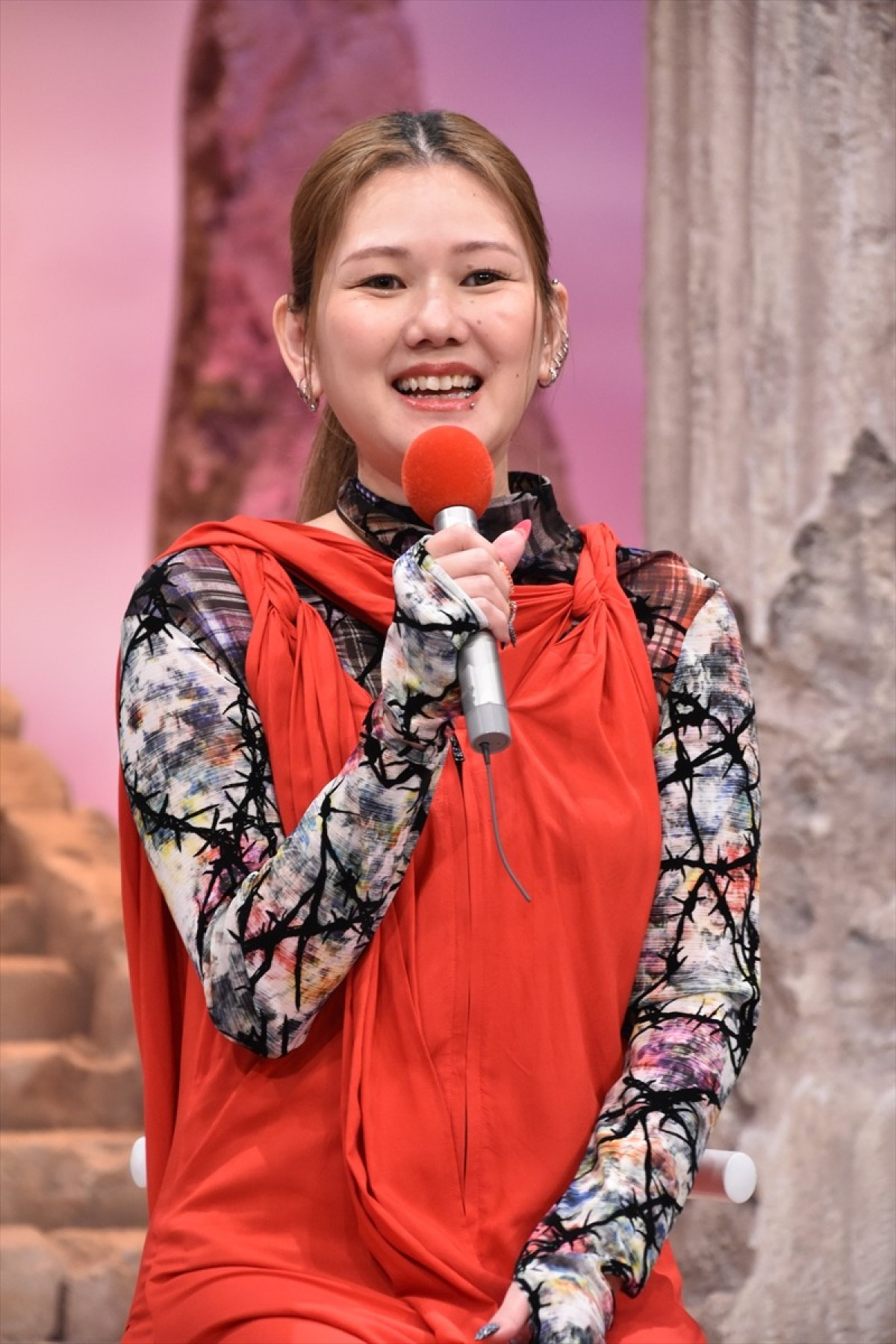 金原ひとみ＆ヒャダイン『カンブリア宮殿』新MCに就任！　インタビューしてみたいのは「ビル・ゲイツ」 