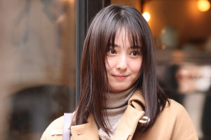 ドラマ『月夜行路 ―答えは名作の中に―』に出演する佐々木希