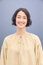 ドラマ『10回切って倒れない木はない』に出演する入山法子