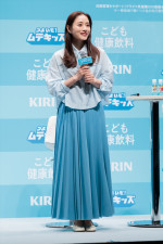 石原さとみ、「キリン つよいぞ！ムテキッズ」新商品＆新CM発表会に登場
