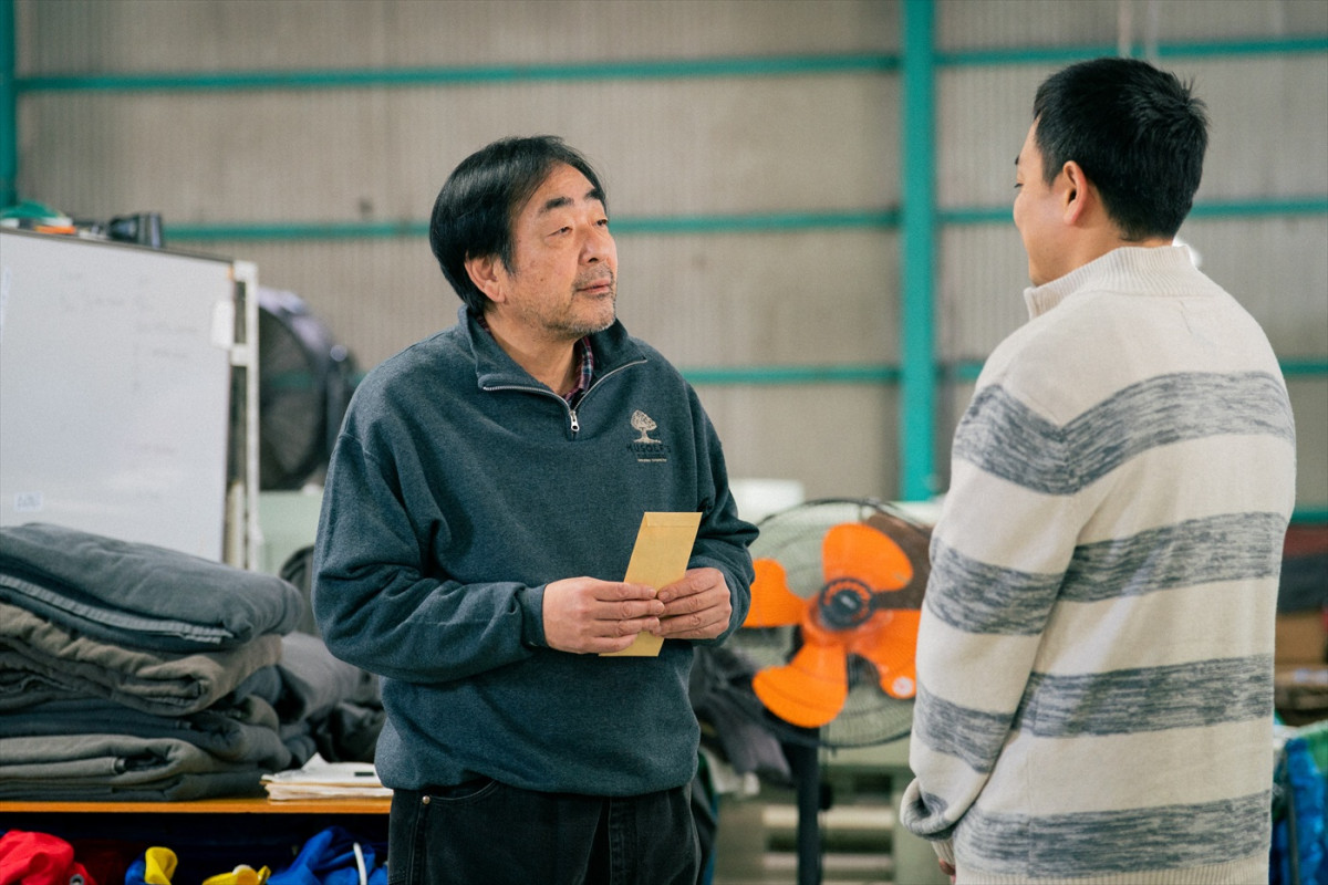 青柳翔がコミュ障の料理長に！　映画『ディッシュアップ』6.20公開　共演に、ハ・ヨンス、三河悠冴