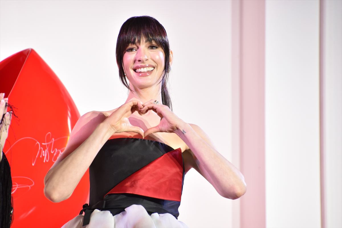 メリル・ストリープ＆アン・ハサウェイ『プラダを着た悪魔』コンビが来日！　&TEAM Kに役者としてのアドバイス