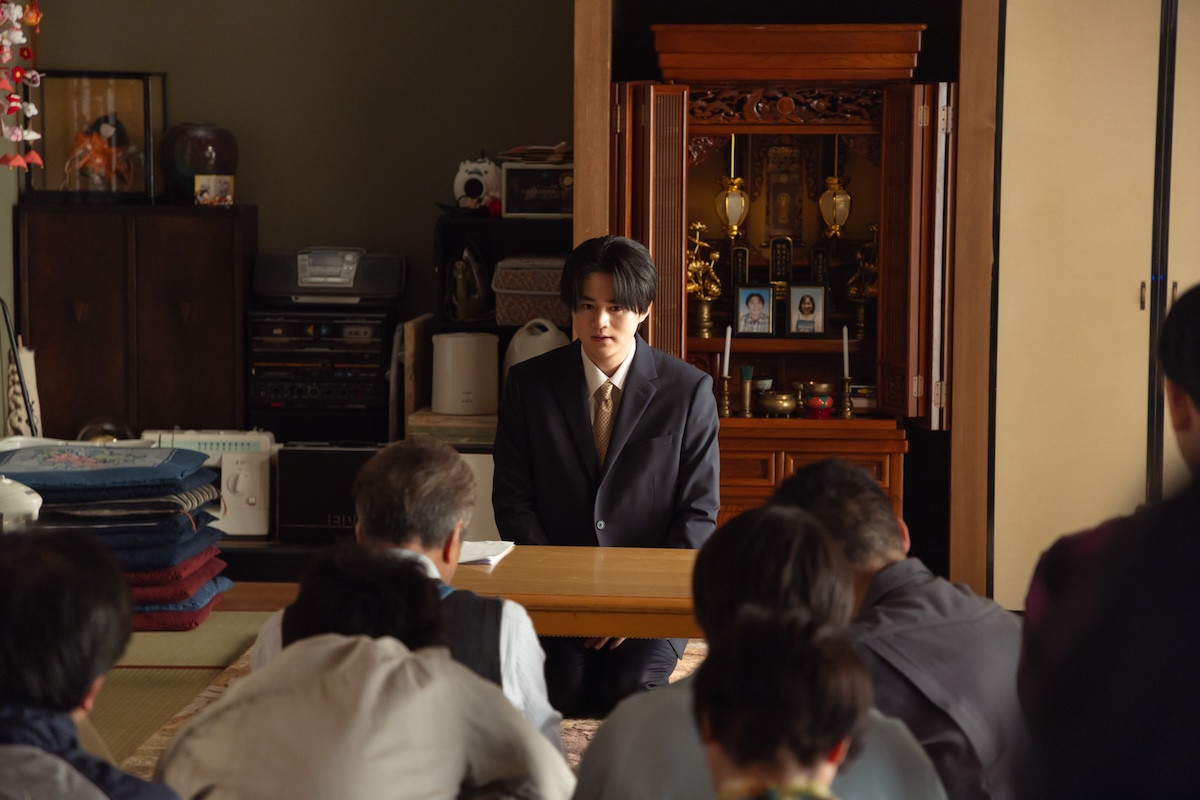 『リボーン』初回 高橋一生、冷酷起業家→下町青年に転生　直後の“AKB全盛期”発言にネットざわつく「絶対オタク」