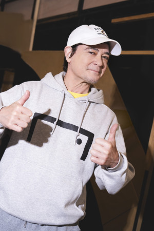 川平慈英