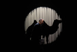 ジャン・レノ ソロパフォーマンス『らくだ』舞台写真