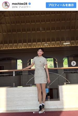望月理恵、ミニスカゴルフウェアを披露　※「望月理恵」Instagram