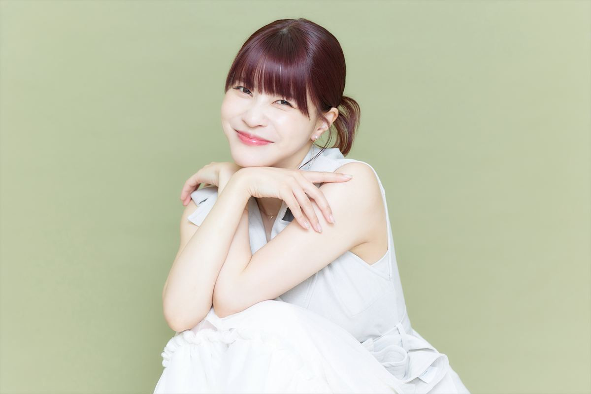 岸明日香、グラビアは「脱げばいいってものじゃない」　デビュー15周年で語る“難しさ”とは？