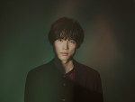 ドラマ『告白－25年目の秘密－』松村北斗の役衣装ビジュアル