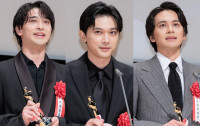 第35回日本映画批評家大賞授賞式に出席した（左から）横浜流星、吉沢亮、北村匠海