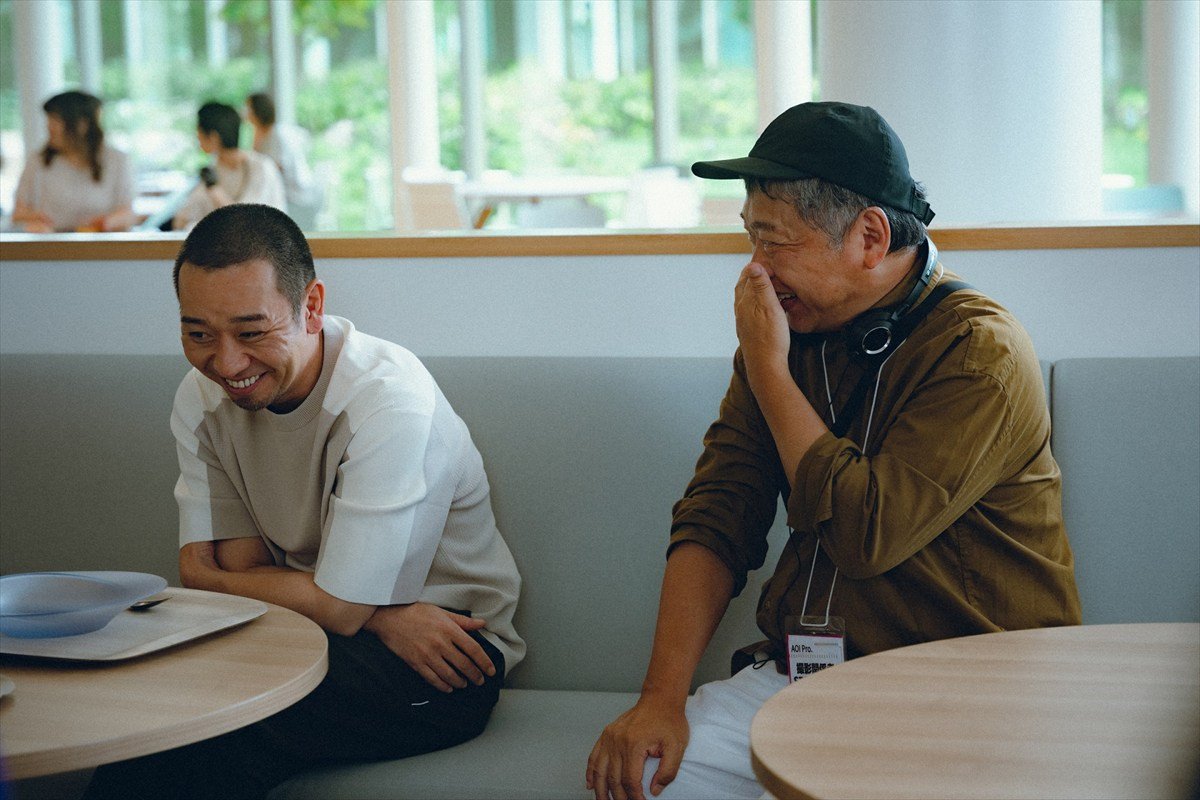 『箱の中の羊』綾瀬はるか＆大悟らの撮影現場を映した温かいオフショット公開