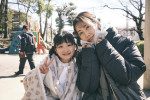 ドラマ『今夜、秘密のキッチンで』のクランクアップを迎えた（左から）吉田萌果、木南晴夏