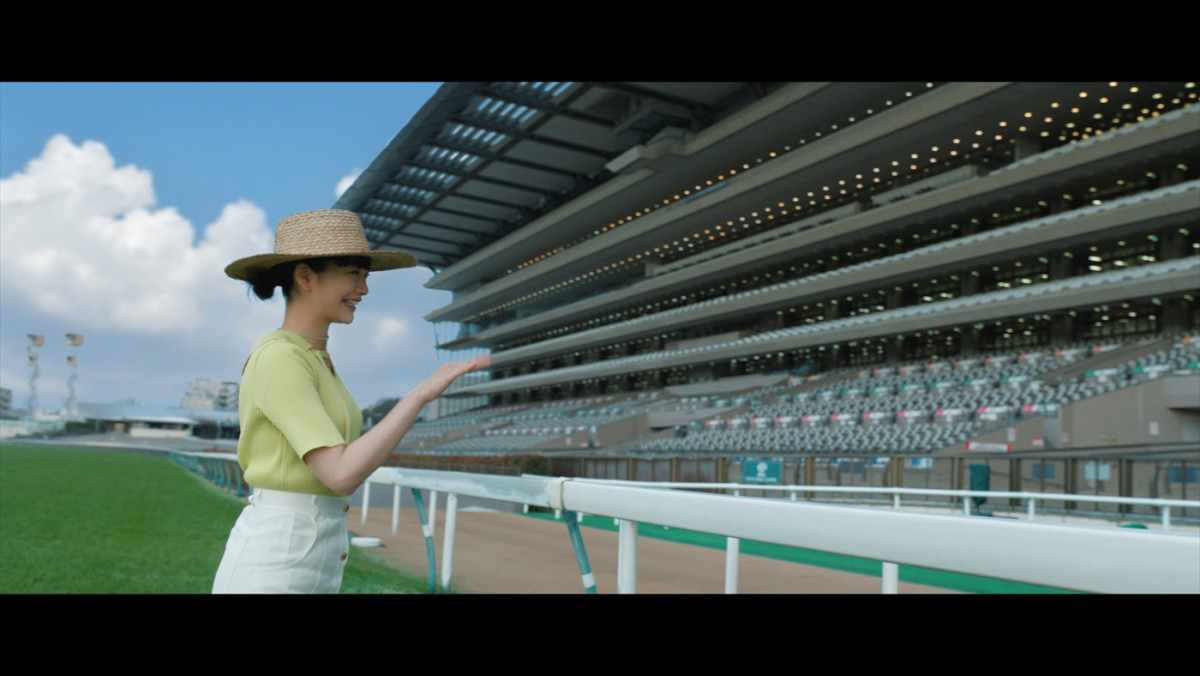Aぇ! group佐野晶哉「一緒に出演させていただけて安心でした」　朝ドラ共演の見上愛とJRA新CM出演