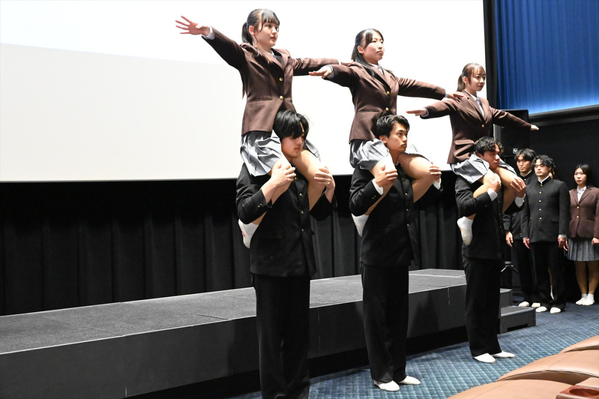 山田杏奈、青木柚、ピエール瀧が集団行動で違和感を覚えた瞬間明かす！　映画『NEW GROUP』舞台あいさつ