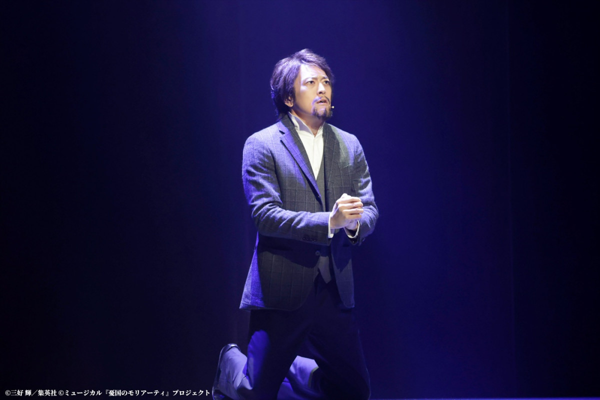 『モリミュ』緋色の研究 Reprise開幕！　鈴木勝吾、平野良らのコメント＆舞台写真到着