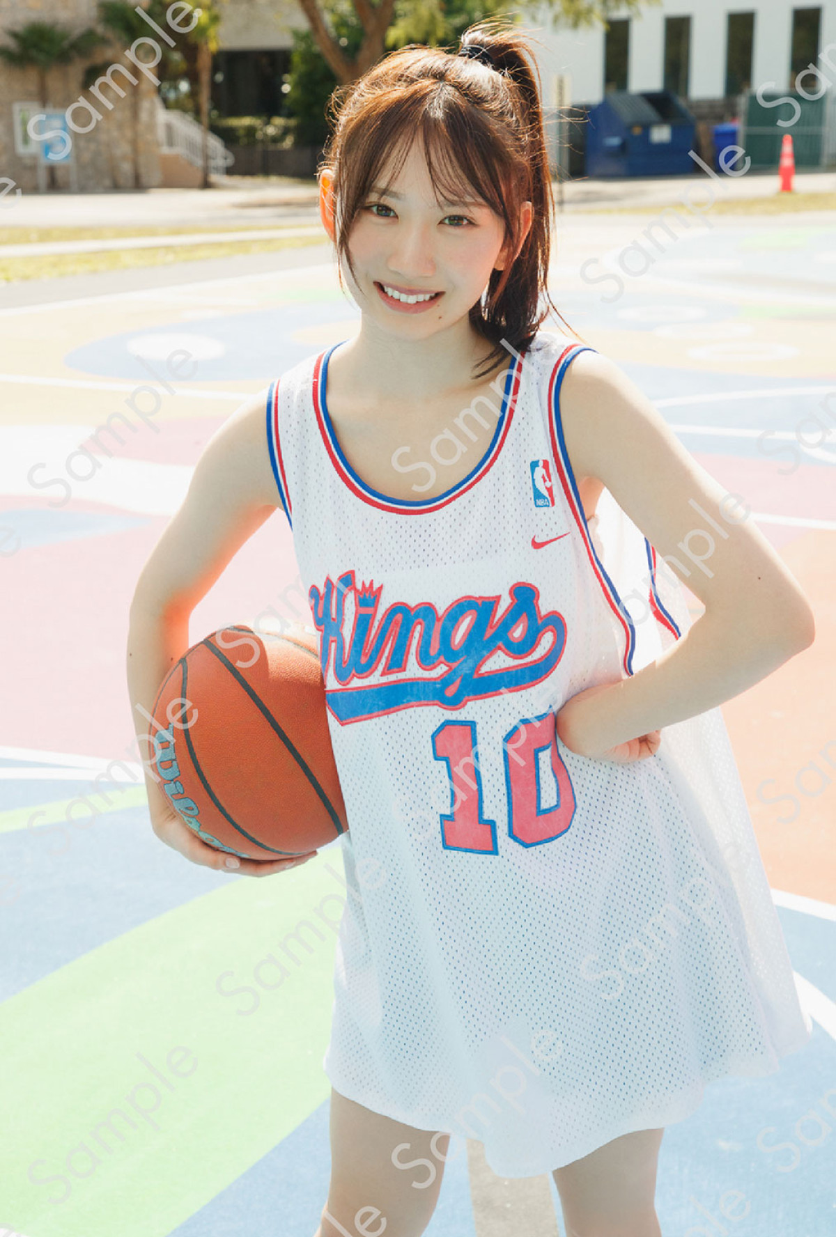 日向坂46藤嶌果歩、プク顔から凛とした表情まで！　1st写真集『果実の歩幅』書店別特典ビジュアル解禁