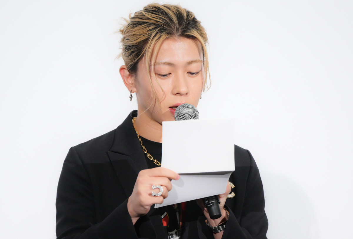 Snow Man向井康二、サプライズ登壇のはずが痛恨ミス「『今度よろしくな』って…」