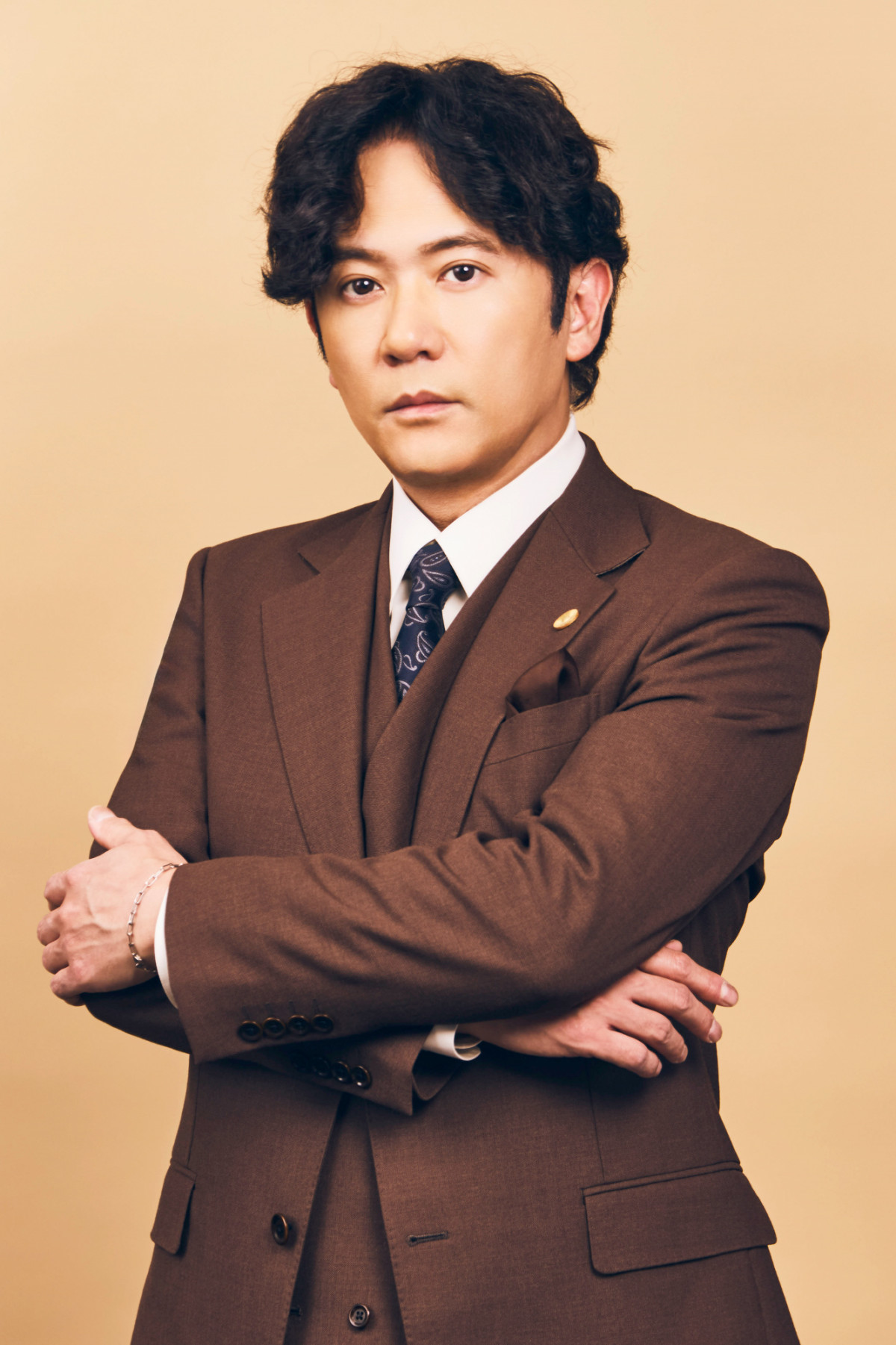 鈴鹿央士、ゴールデン帯連ドラ単独初主演『リーガルビート-逆転の法廷-』7.24スタート　共演は稲垣吾郎＆小雪