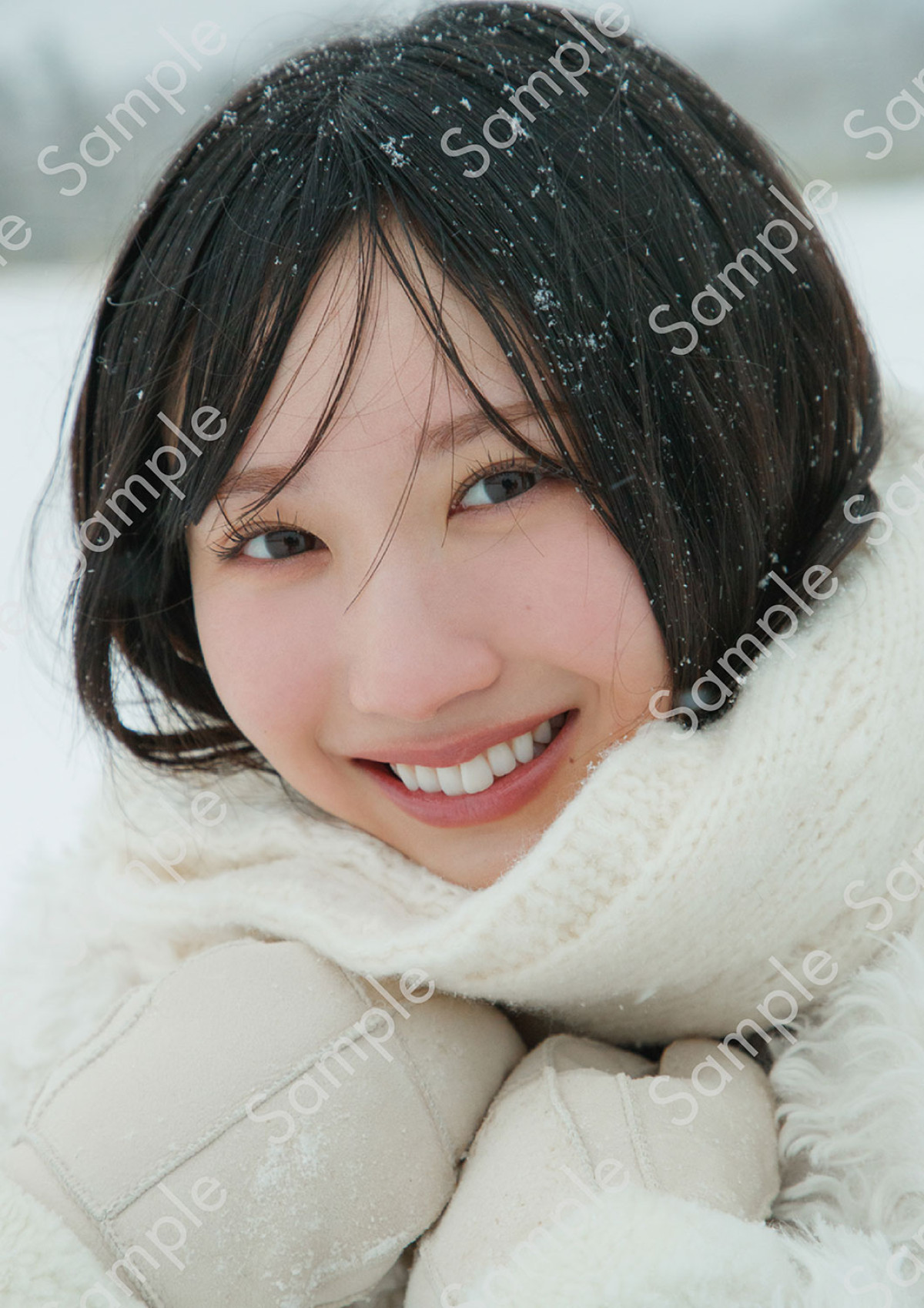 日向坂46藤嶌果歩、プク顔から凛とした表情まで！　1st写真集『果実の歩幅』書店別特典ビジュアル解禁