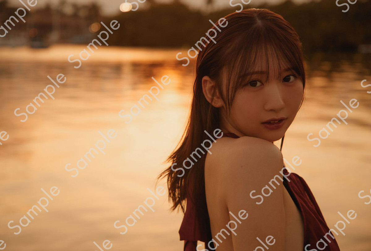 日向坂46藤嶌果歩、プク顔から凛とした表情まで！　1st写真集『果実の歩幅』書店別特典ビジュアル解禁