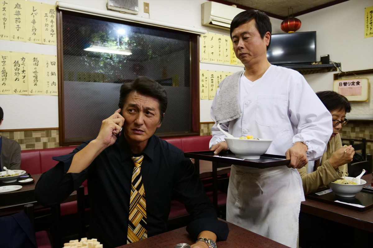 吉野北人＆鈴木愛理『昨夜は殺れたかも』ラブラブ夫婦の“裏の顔”を収めた場面写真公開