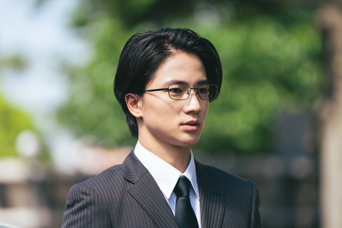 『一次元の挿し木』第2話　“悠”山田涼介＆“唯”白石聖、“仙波”鈴木保奈美への接触を試みる