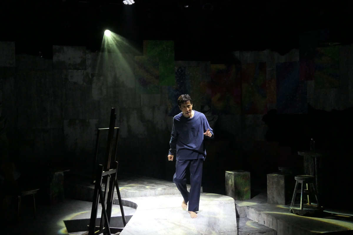 岸谷五朗、「いつかまた」と思い続けた原点・小劇場にカムバック　作・演出・出演『ジャコメッティのように』開幕