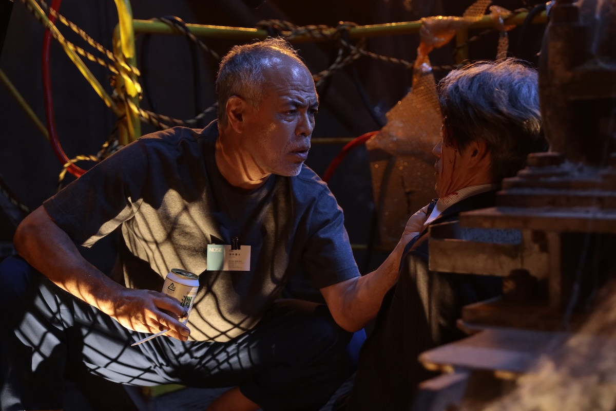 『告白－25年目の秘密－』“爽太”松村北斗、夜のオフィスに潜入→大胆すぎる行動に騒然「え？もしかして」「8人目の別班説浮上」