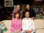 寿美花代さん、高島忠夫さん、高嶋政宏、高嶋政伸の4ショット